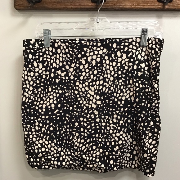 H&M Stretch Micro Mini Skirt Size Medium - Picture 2 of 8